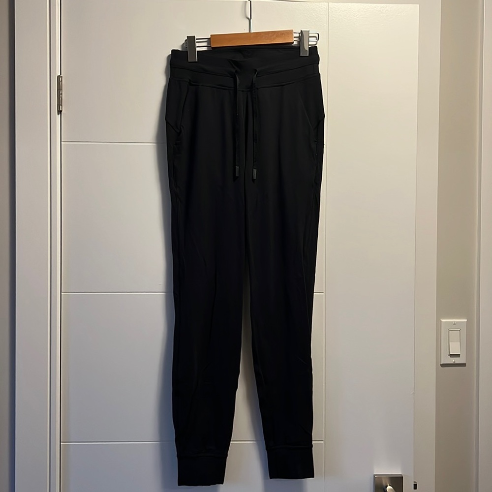 Black Lululemon Ready to Rulu high-rise jogger size 4
